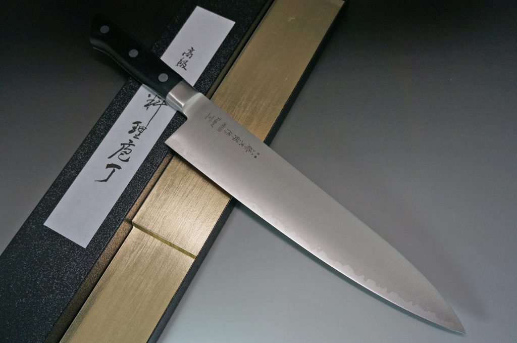 Japanese Knife: TOJIRO (FUJITORA) Knives: Merging Tradition and Modernity